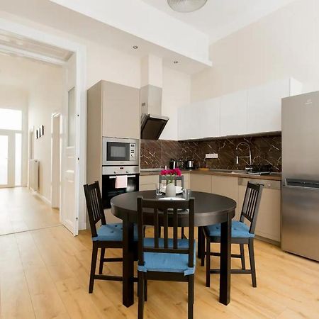 Kresz Geza 29 Westend Station 2 Bedrooms+Living Ac Budapest Exterior photo